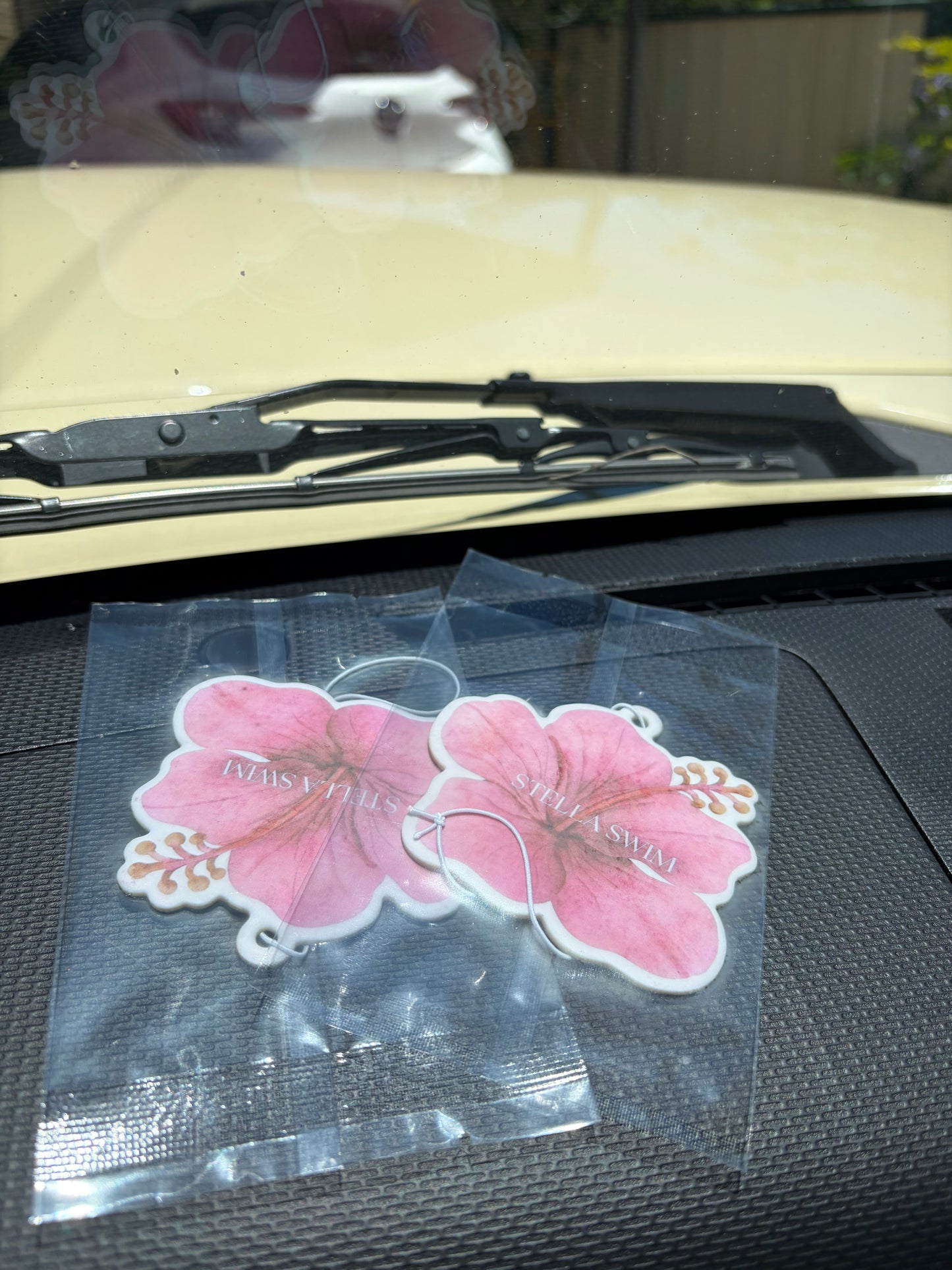 Hibiscus car air freshener - Coconut 🥥