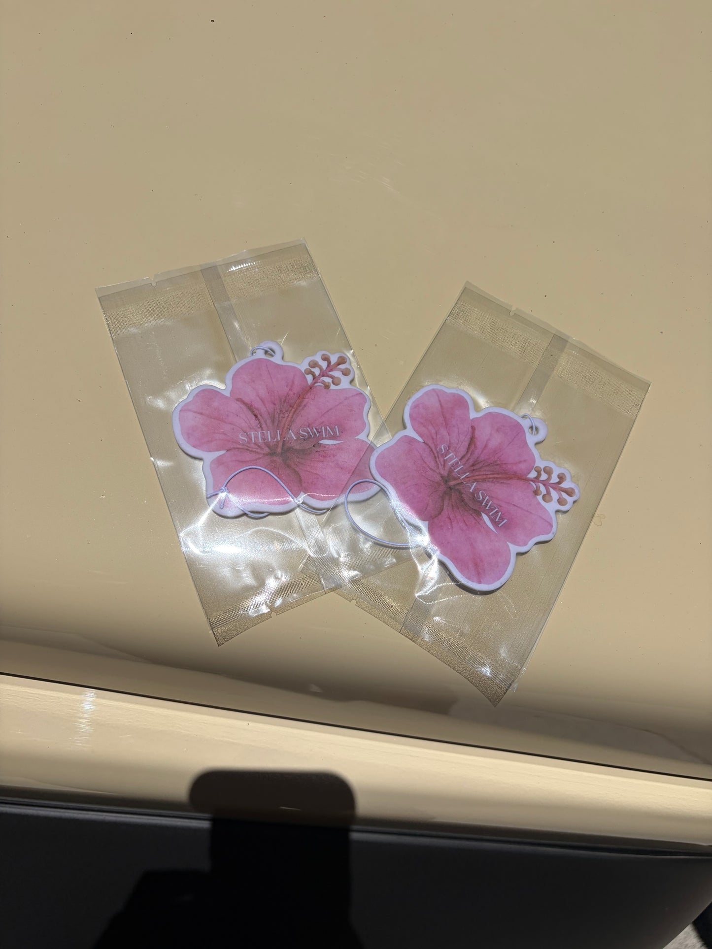 Hibiscus car air freshener - Coconut 🥥